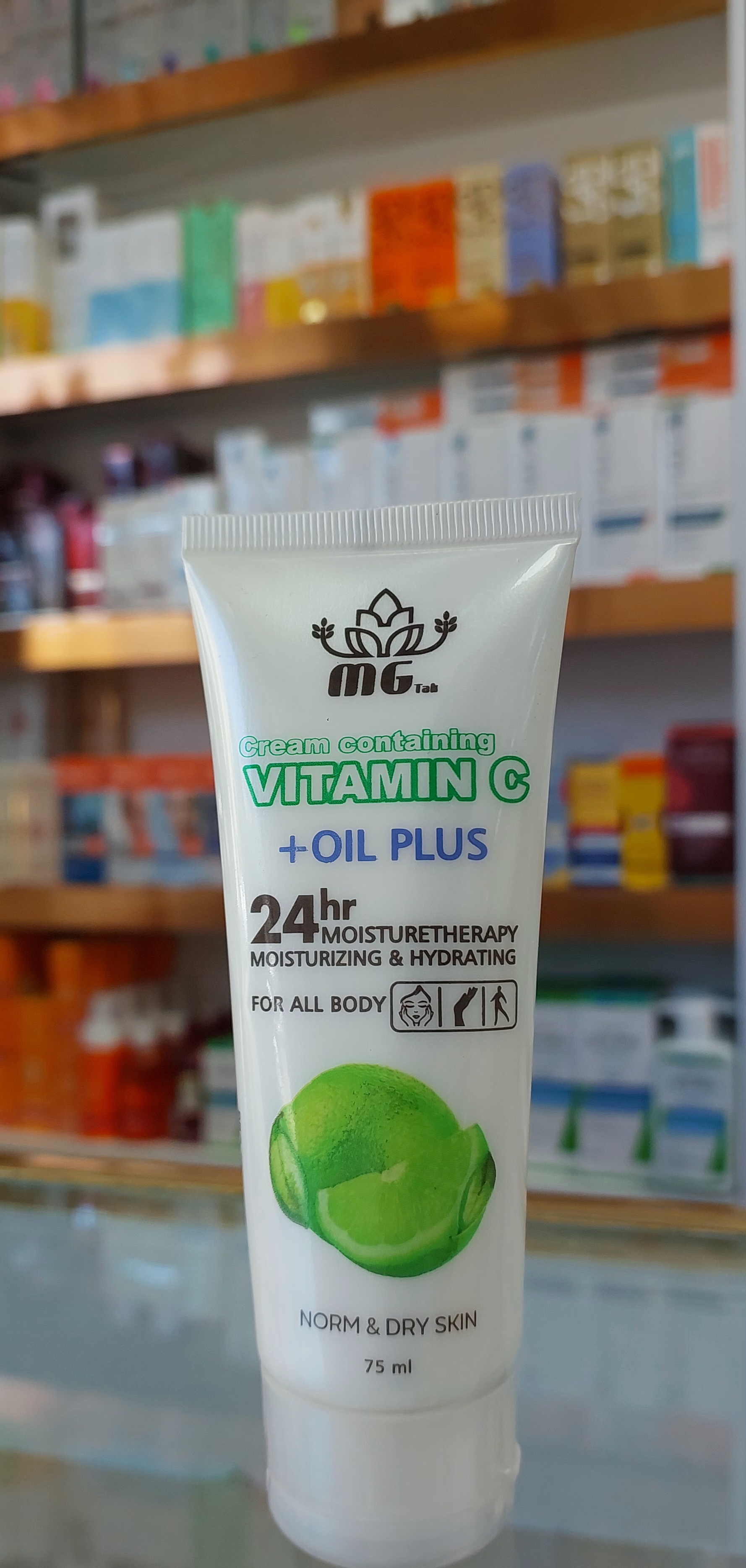 کرممرطوب کننده وآبرسان حاوی ویتامین سی75میل-ام جی تک